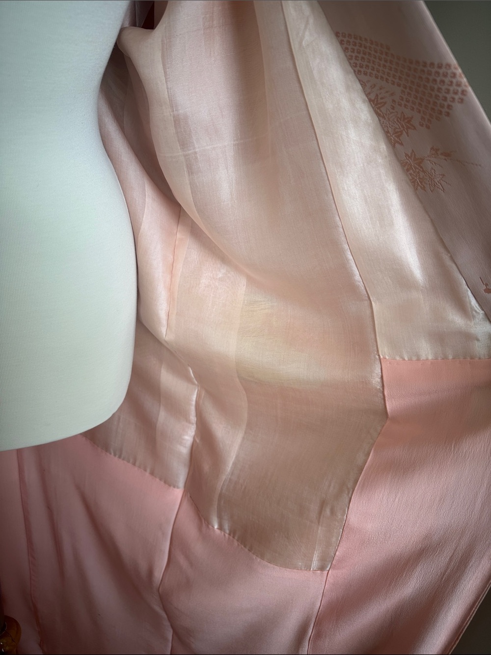Vintage 50s Silk Embroidered Kimono Robe - Blush Pink With Cherry Blossoms (OS) - Picture 13 of 16
